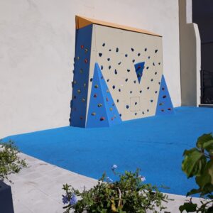 Aire de jeux exterieur escalade